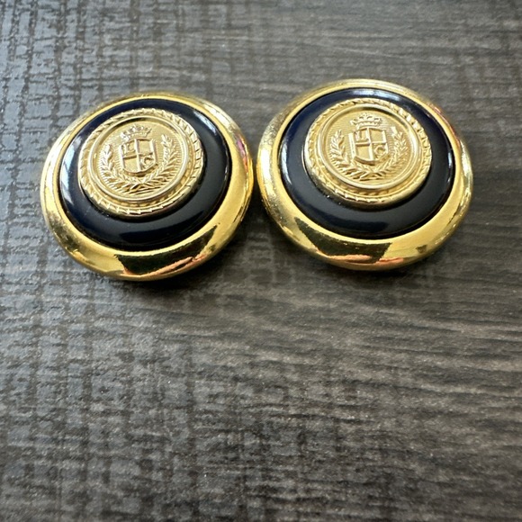 Jewelry - Vintage Liz Claiborne Black Gold Rim Heraldic Coat Of Arms Buttons Set Of 2